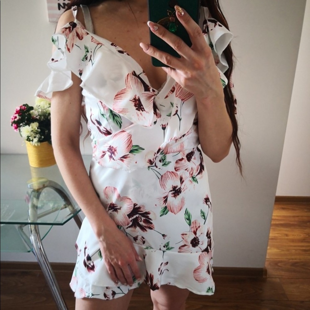 1 left! White Floral Ruffle Off Shoulder Dress - Picture 4 of 6